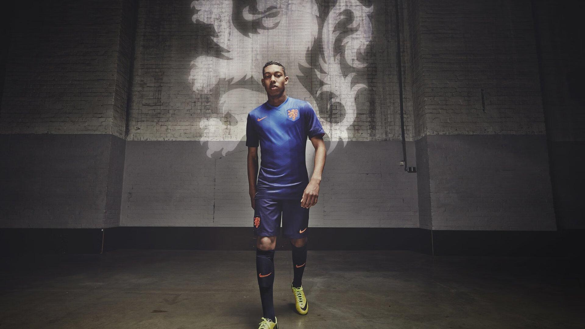 曼联遭布伦特福德顽强扳平!卢克-肖离奇乌龙葬送好局,争四前景蒙阴影