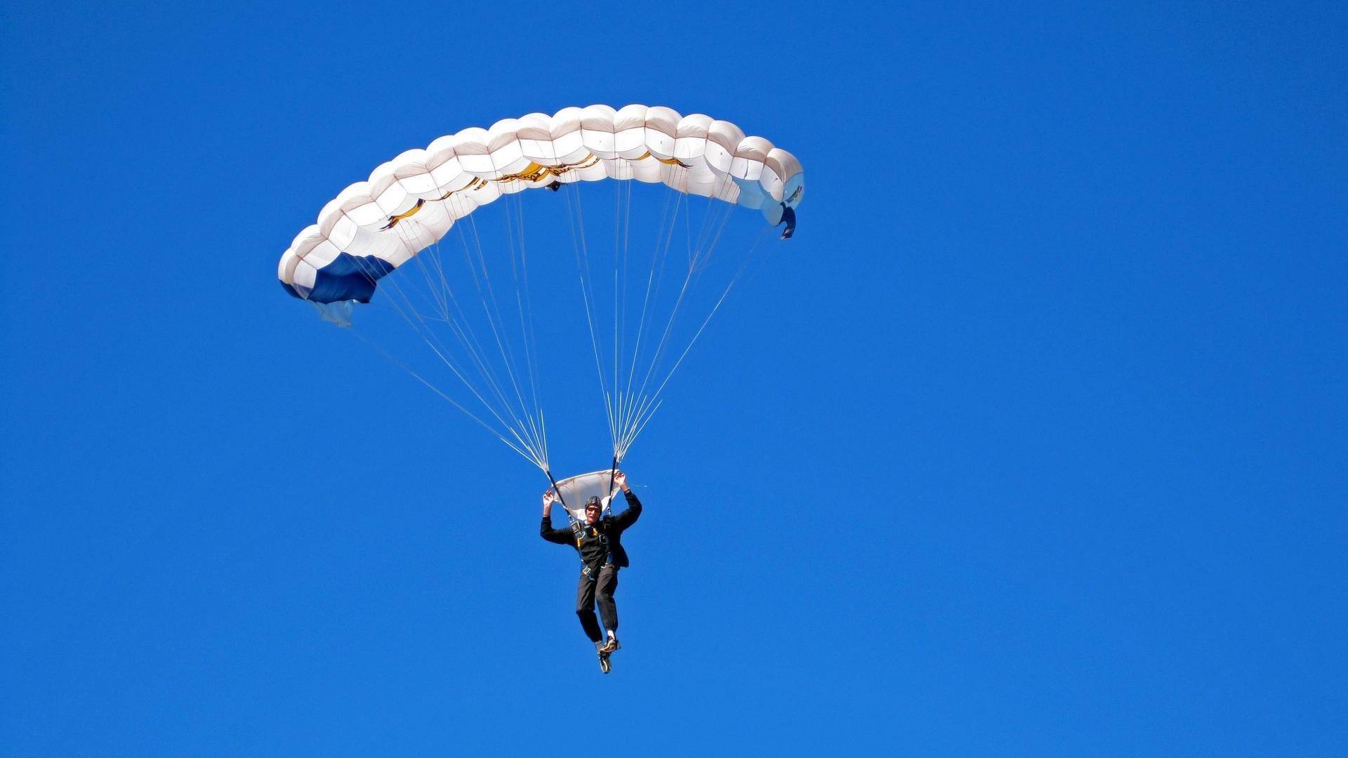 追梦直言勇士无惧挑战,巴特勒两度率队冲冠,但我们不会惊慌失措